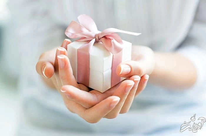 هدیه دادن به شوهر